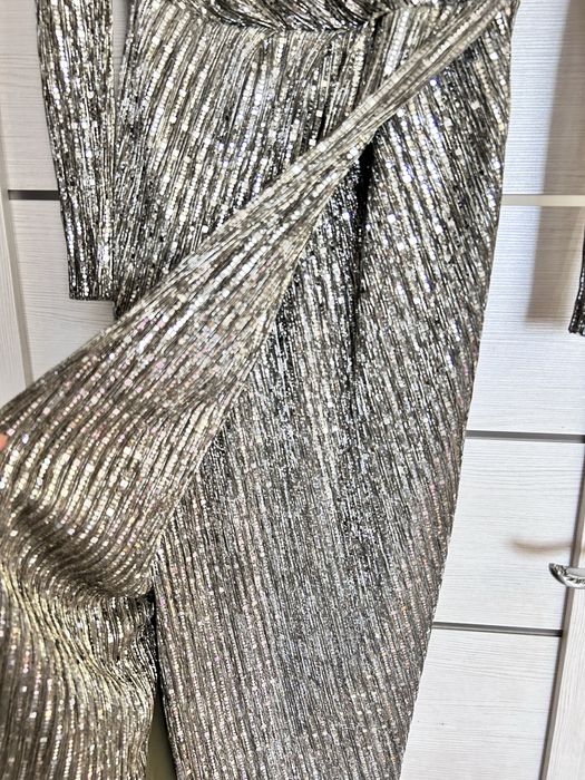 Вечернее платье блестящее