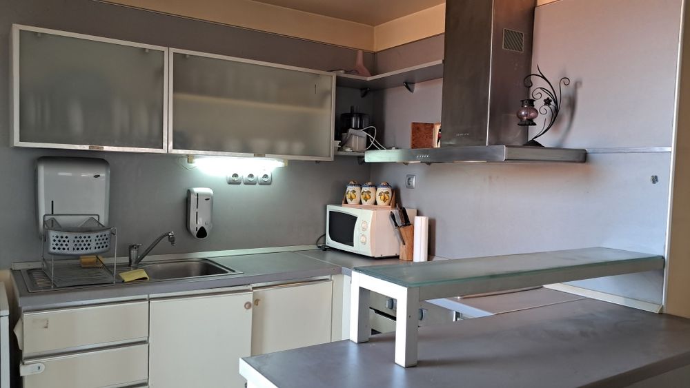 Продава се Двустаен апартамент в Плевен, Идеален център - 140 кв.м за 1165 €/кв.м - Снимка #3