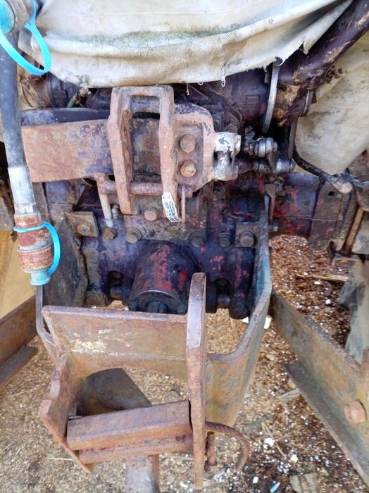 Vând tractor fiat