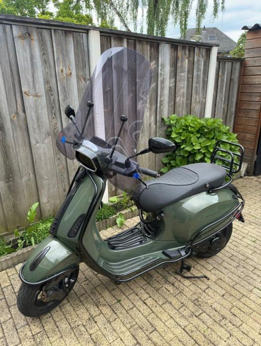 Vespa Sprint District Green