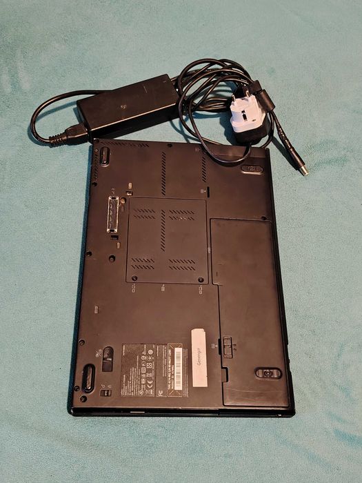 Laptop Lenovo T420S cu i7, 8 Gb de RAM si SSD