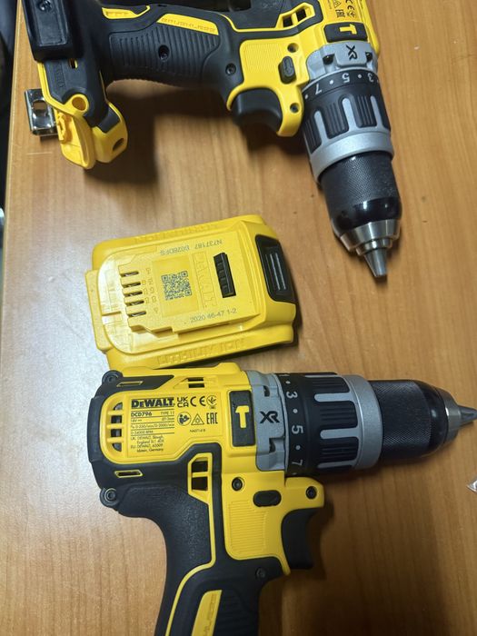 2 bormasini dewalt dcd796 o baterie plus incarcator