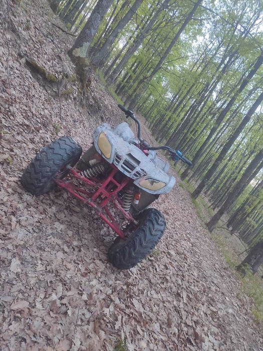 vând atv 250cc 4t