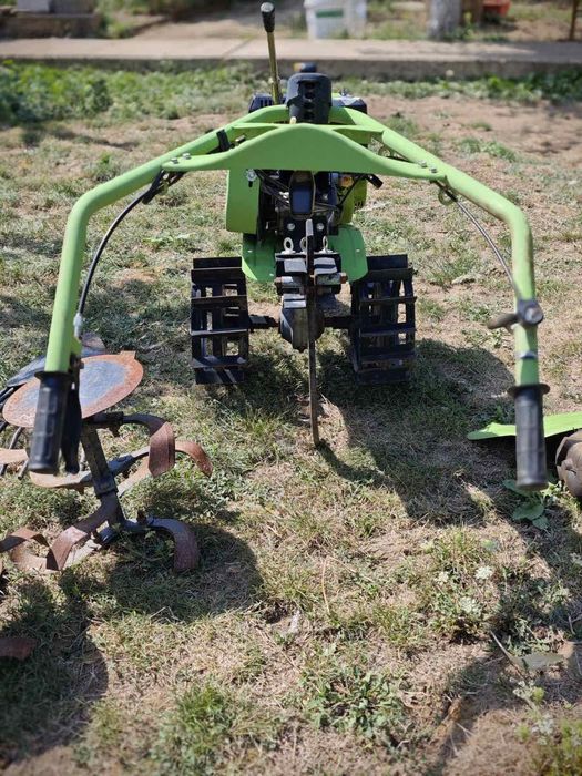 Продавам мотоблок Гардениа