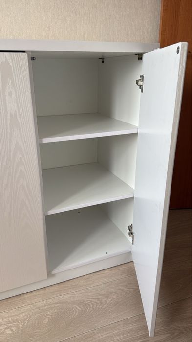 Шкаф белый в отличном состоянии