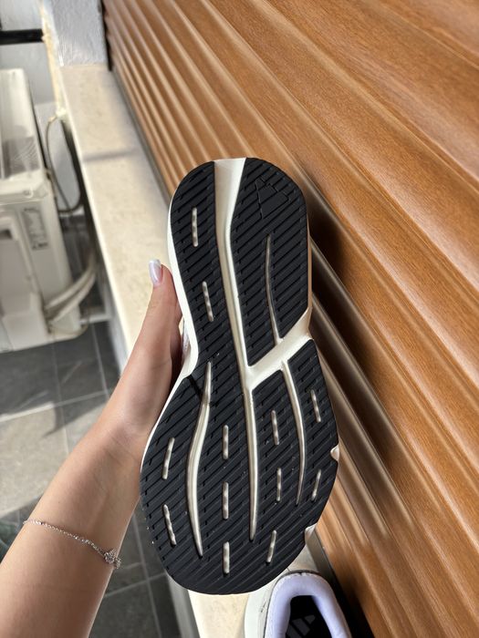 Нови обувки adidas