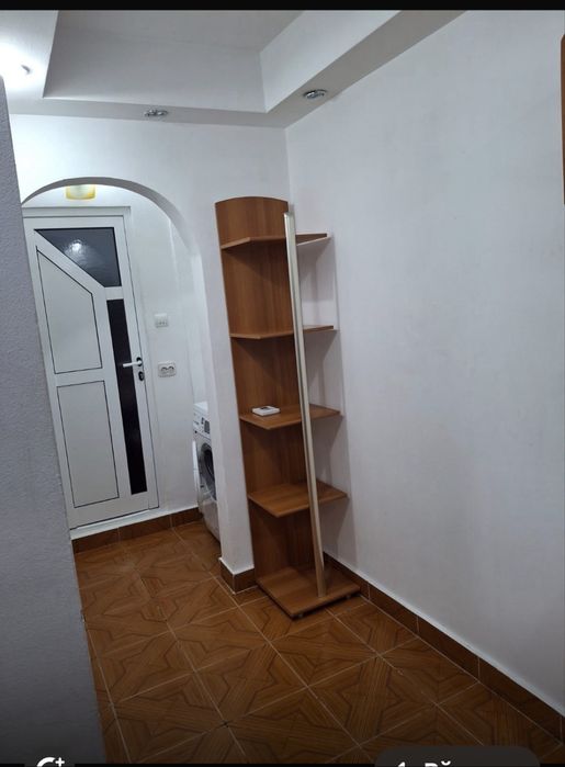Apartament de inchiriat 300€/luna