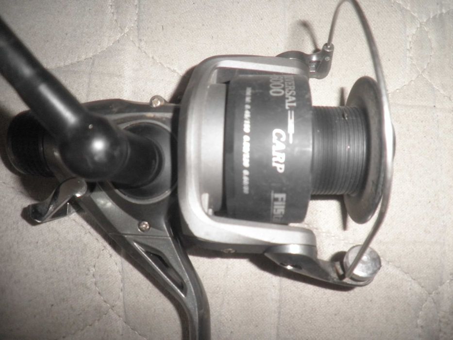 Продавам  дънна  въдица  ц  макара  .