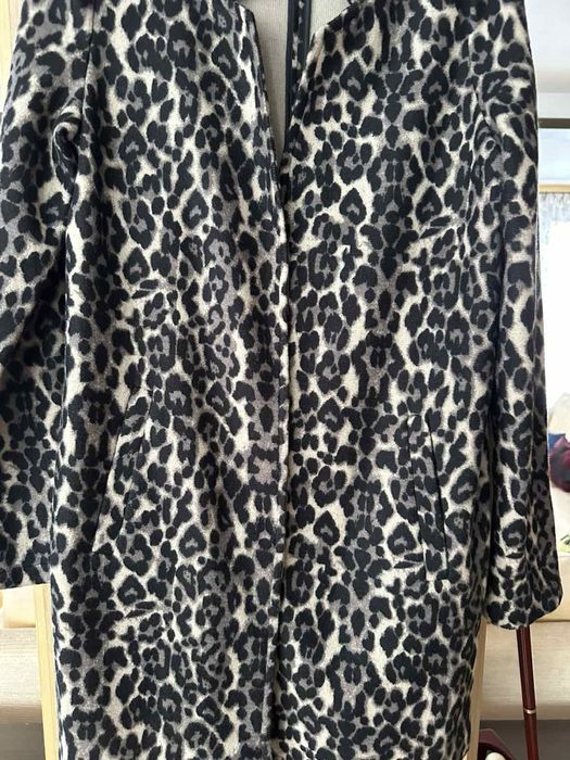 Дълго сако с анималистичен принт