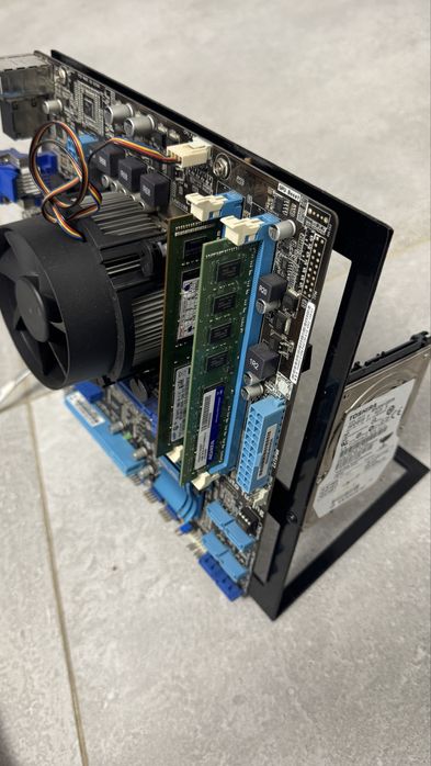 Kit PC InteI3 ,2gb Ram+ suport+sursa