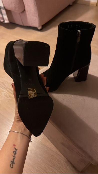 Botine Epica , piele naturala intoarsa , impecabile , masura 37