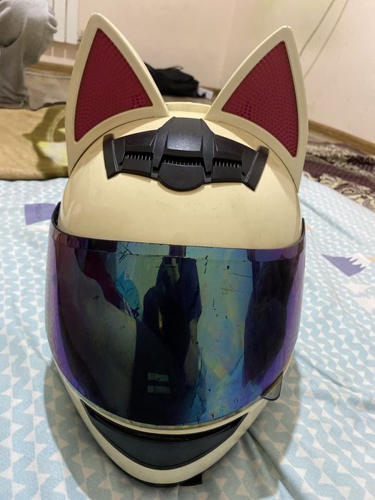 Шлем от мопеда и мотоцикла