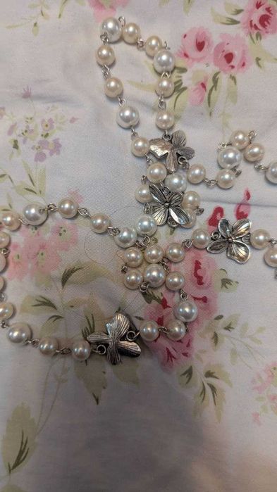 продам разного рода сетуары из жемчуга, малахита