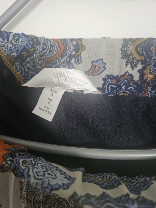 Fusta lunga, ampla material plisat H&M  marime S