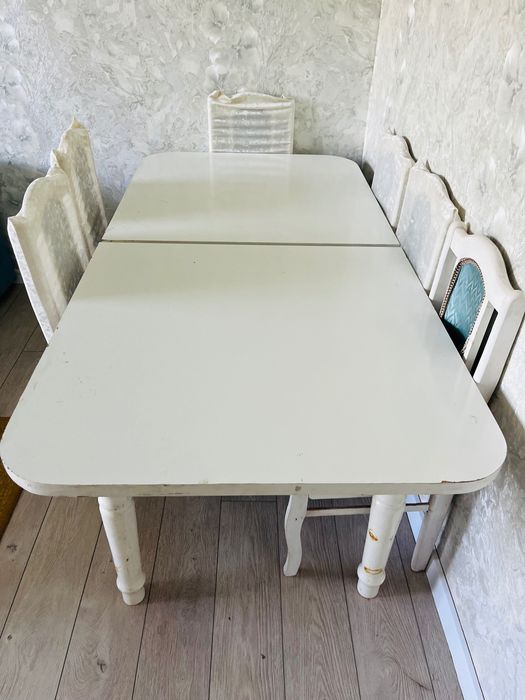 Продается стол и стулья