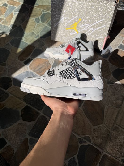 Jordan 4 Frozen