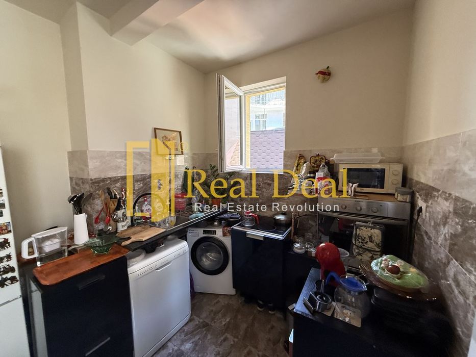 Дава се под наем Тристаен апартамент в София, Център - 115 кв.м за 800 € - Снимка #3