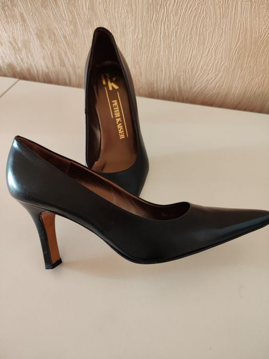 Женская фирменная обувь