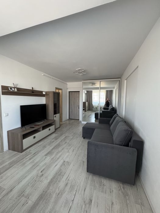 Proprietar Inchiriez garsoniera zona Pallady