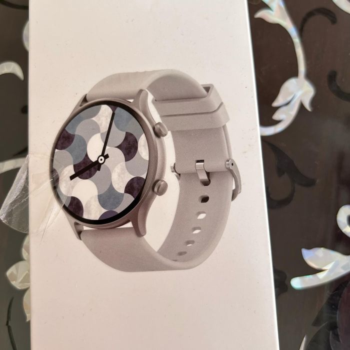 Смарт часовници 2 бр.