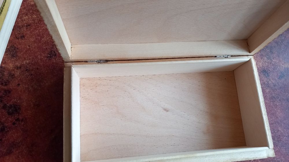 Красива,ретро кутия