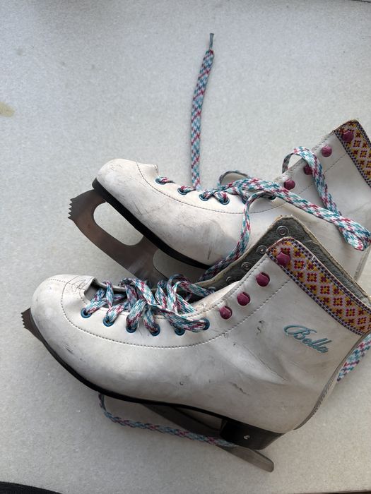 Коньки фигурные женские