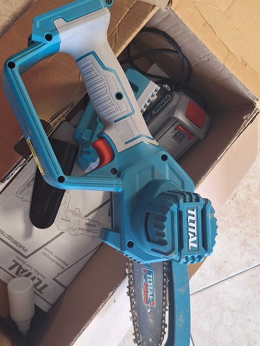 Акумулаторен Трион Total TGSLI 20581