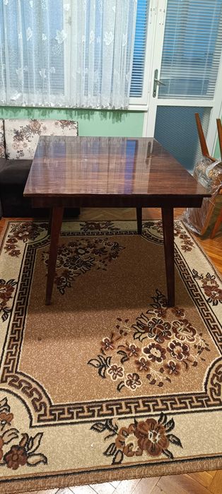 Продавам трапезна разтегаема маса 120-160 / 85.