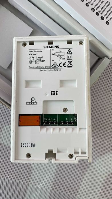 Termostat programabil Siemens RDE100.1 cu fir lcd
