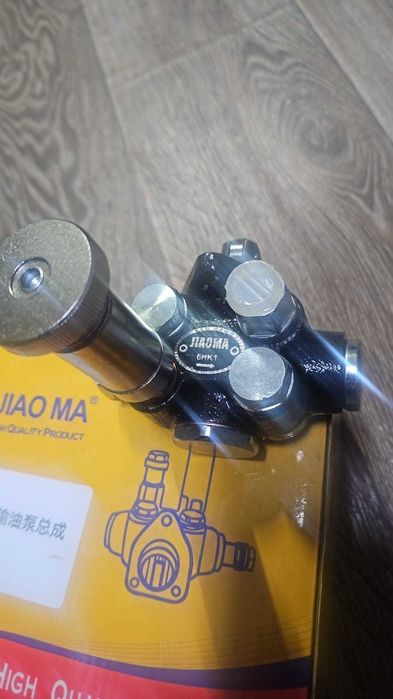 Насос подкачки Isuzu 6HK1 механический