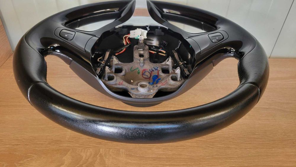 Продавам волан за Renault Clio 2013 - 2018