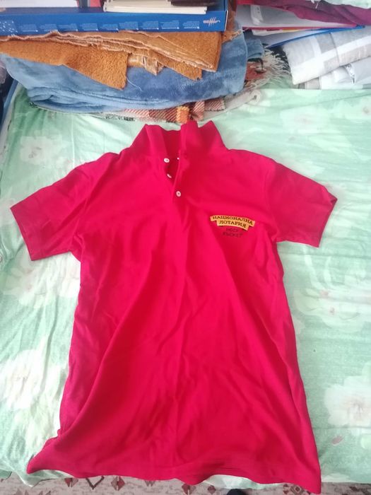 Продавам 3 броя нови тениски - размер М - на обща цена 15 лв.