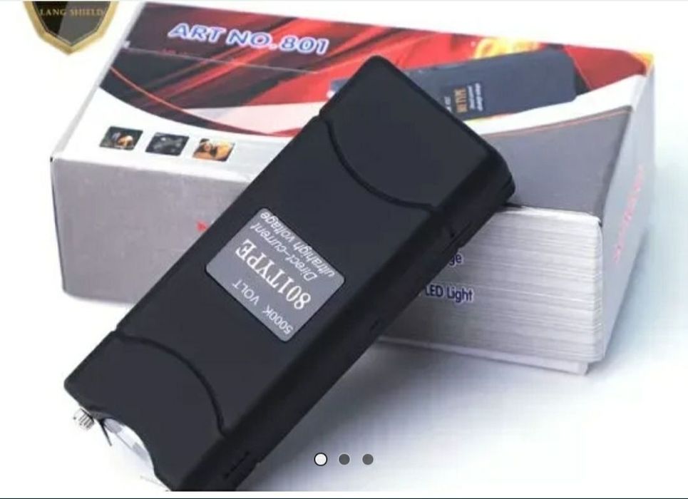 Фонарик, отпугиватель собак.