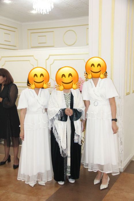 Ақ көйлектер сатылады