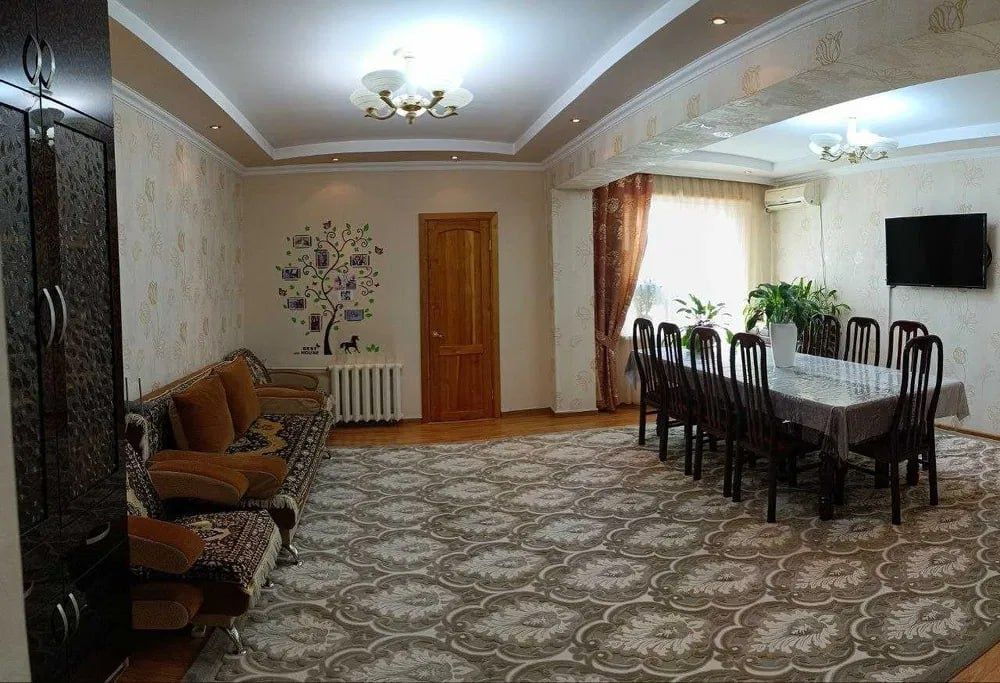 Массив Карасу-2. Продаётся 4х ком квартира  Ориентир Школа 208