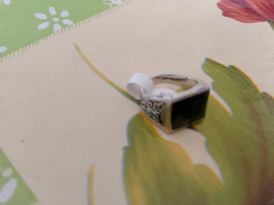 Продам новые серьги,кольцо,часы