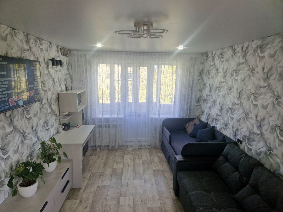 Продам 1,5 - комнатную квартиру
