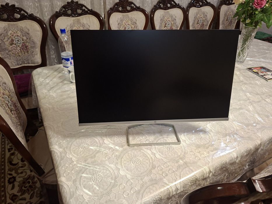 HP manitor M27  kam ishlatilgan b/u