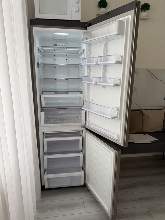 Продам Холодильник Samsung
