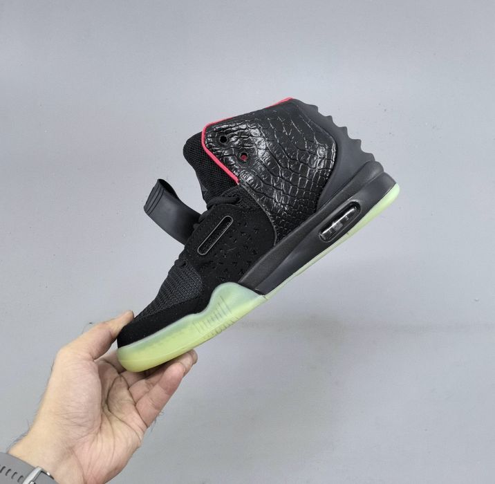 NIKE Air Yeezy 2