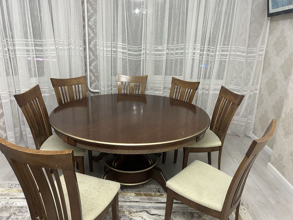 Продам стол и стулья