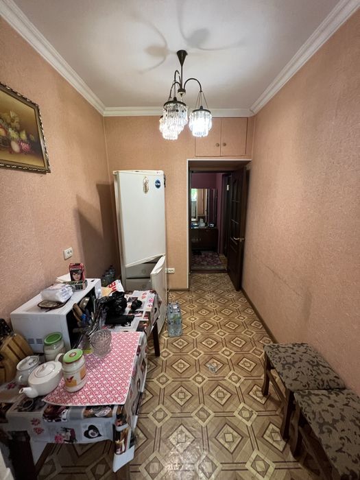 Раккат махалля - Корзинка. Продается 1в2 / 3 этаж 42м2 пустая