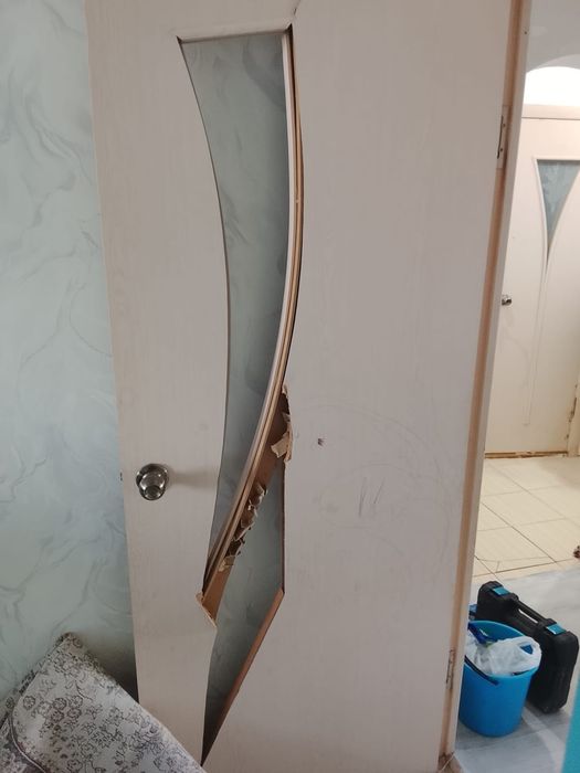 Все двери продам срочно