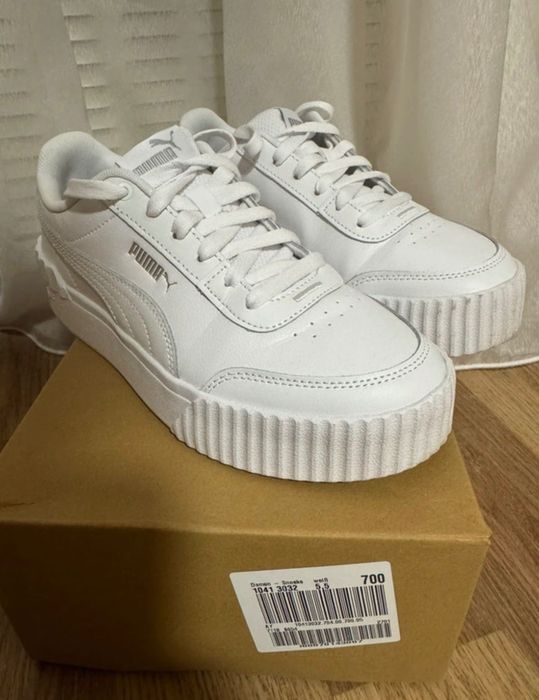 Pontofi sport, Puma sneakers