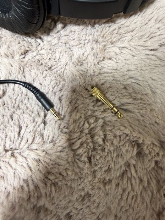 Controller DJ Roland DJ-202 + căști – perfect funcțional, ca nou