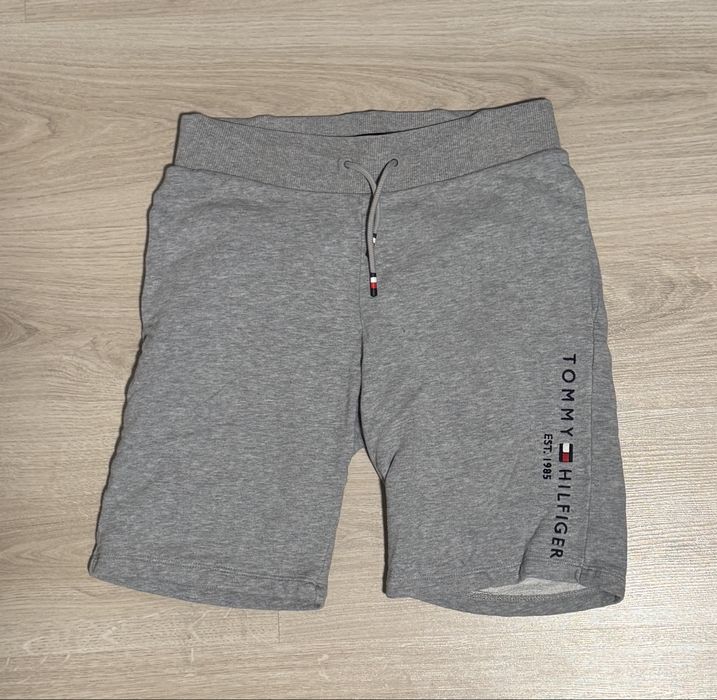 pantaloni scurti Tommy gri marimea xxs