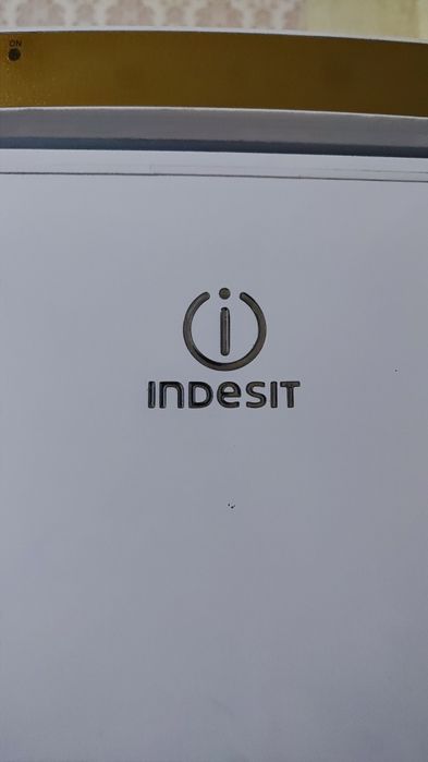 Холодильник Indesit