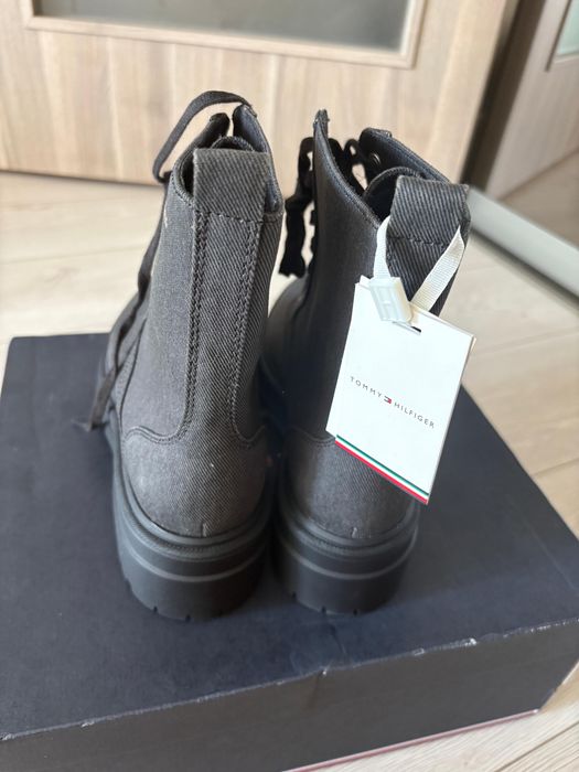 Botine de dama Tommy Hilfiger din denim noi