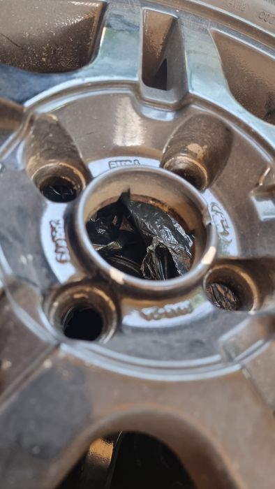 Vand jante cu cauciucuri 195.60.r15 in 4 prezoane