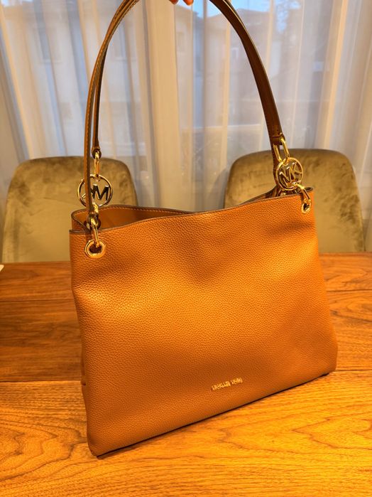 Michael Kors Дамска чанта чисто нова